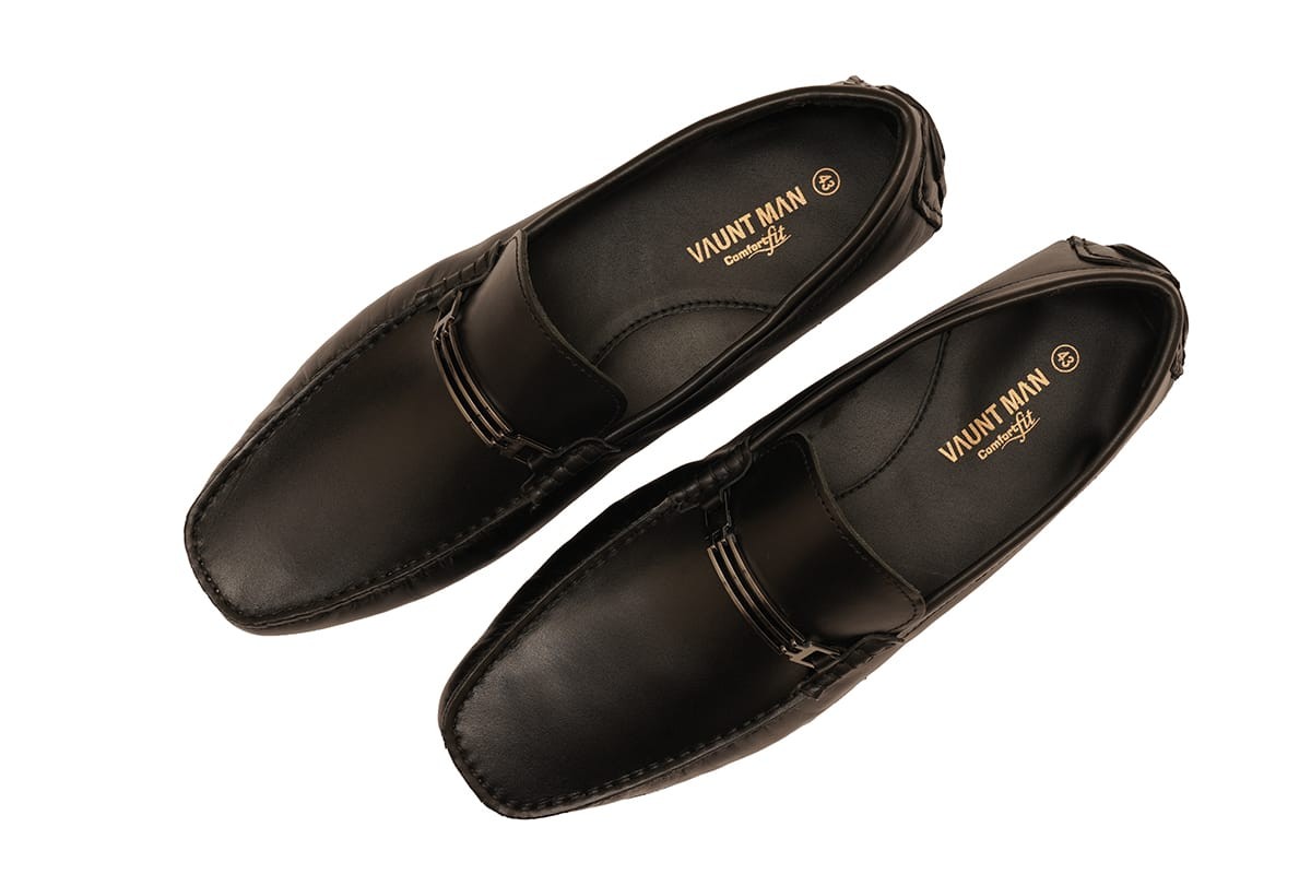 LEATHER MOCCASINS WITH BUCKLE